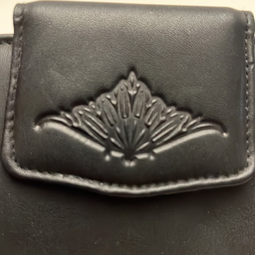 Buxton Leather Wallet Velvet Touch Cowhide Card Holder - Picture 2 of 8